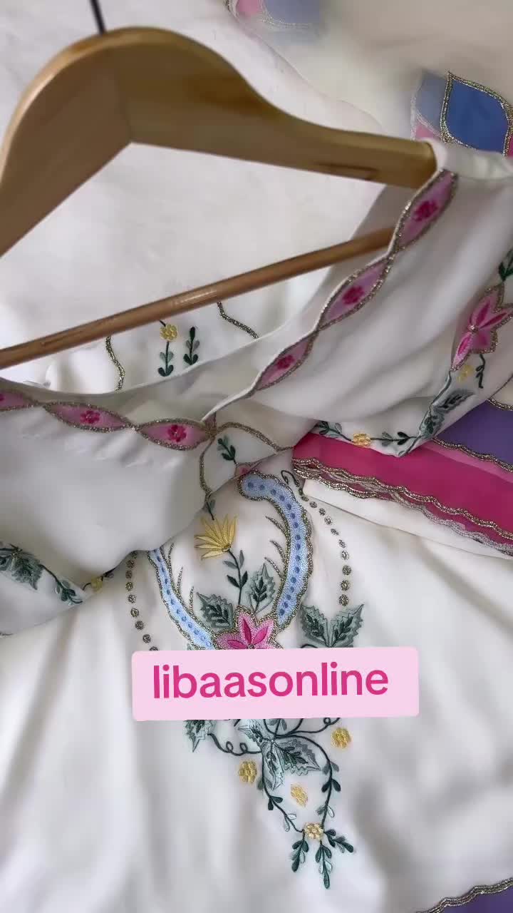 @ਲਿਬਾਸ by ਕੌਰ