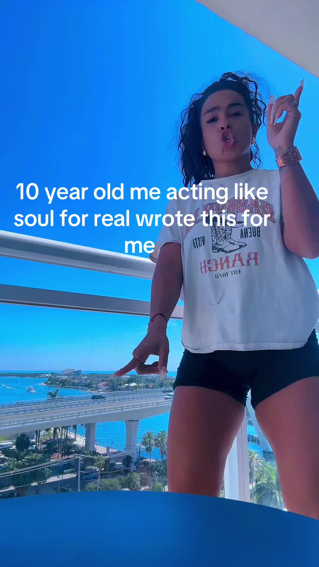 @Alinna  🦋