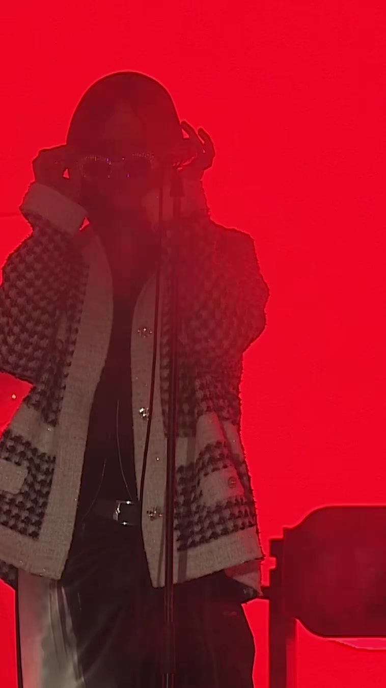 @Oscar and the Wolf