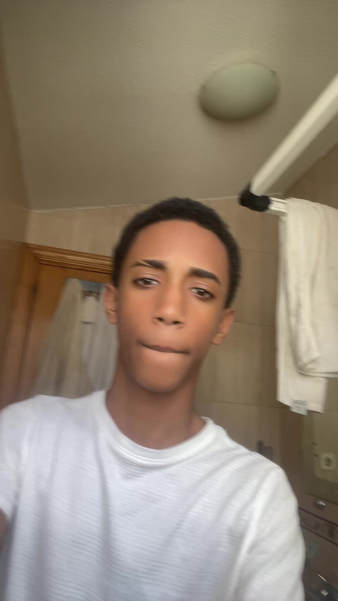 @izan.cm