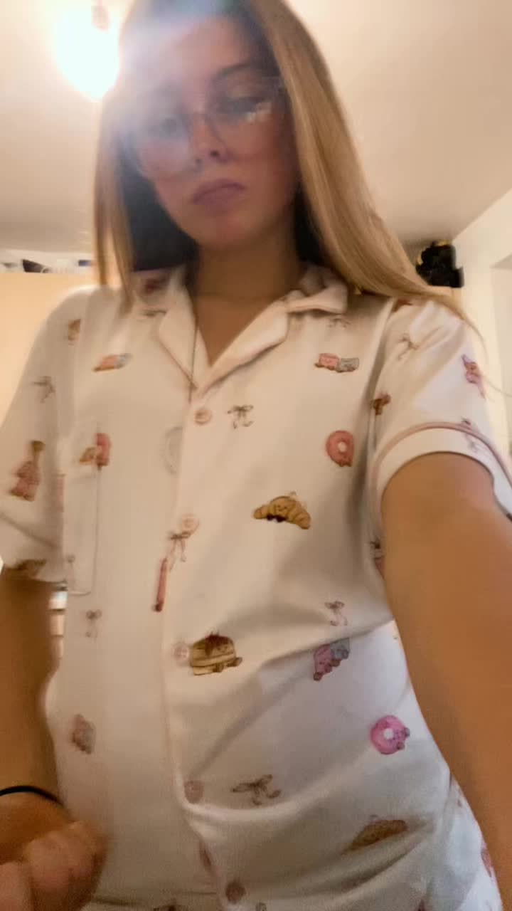 @𝐋𝐮𝐜𝐲🪭🍒♥️