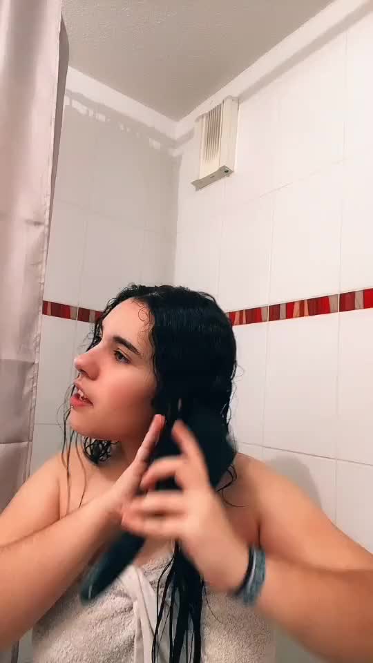 @CatitaMalveiro