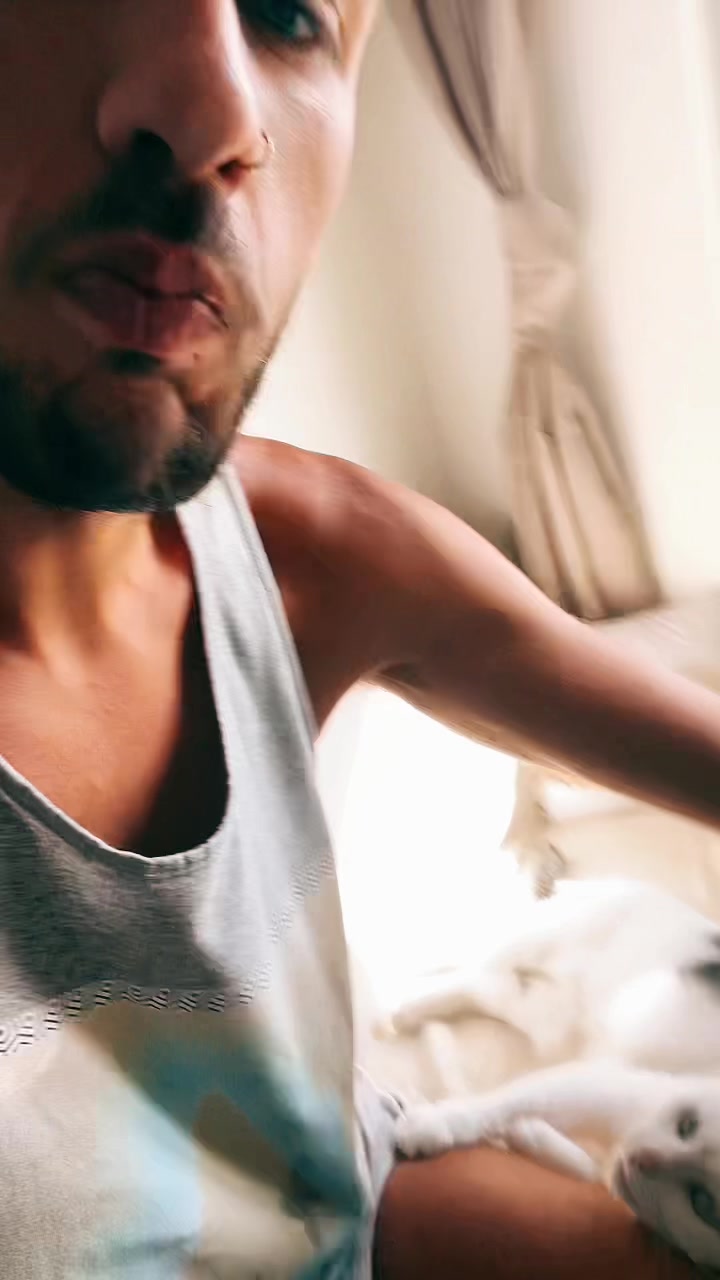 @johnny_fame_