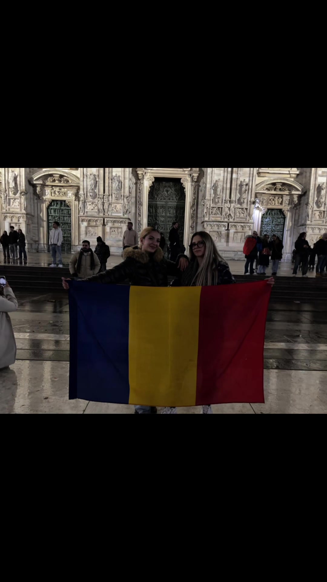 @👩🏼🇲🇩