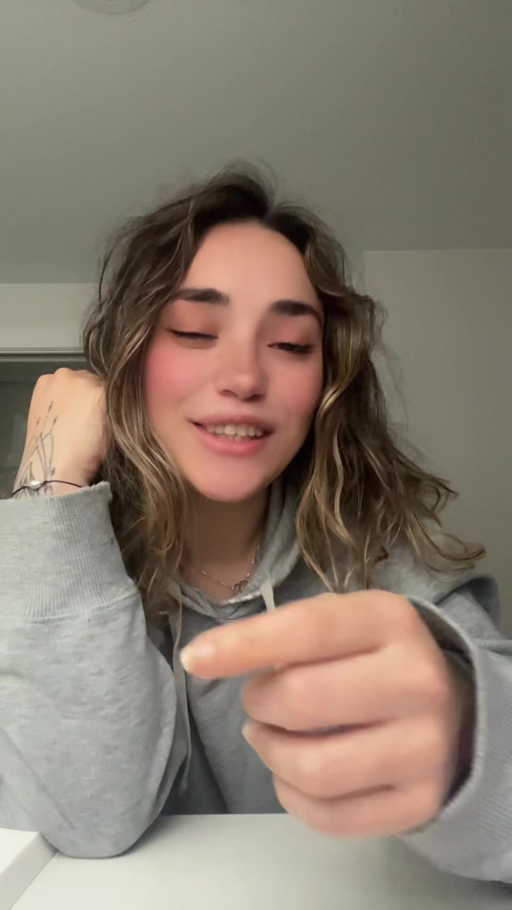 @Famousera