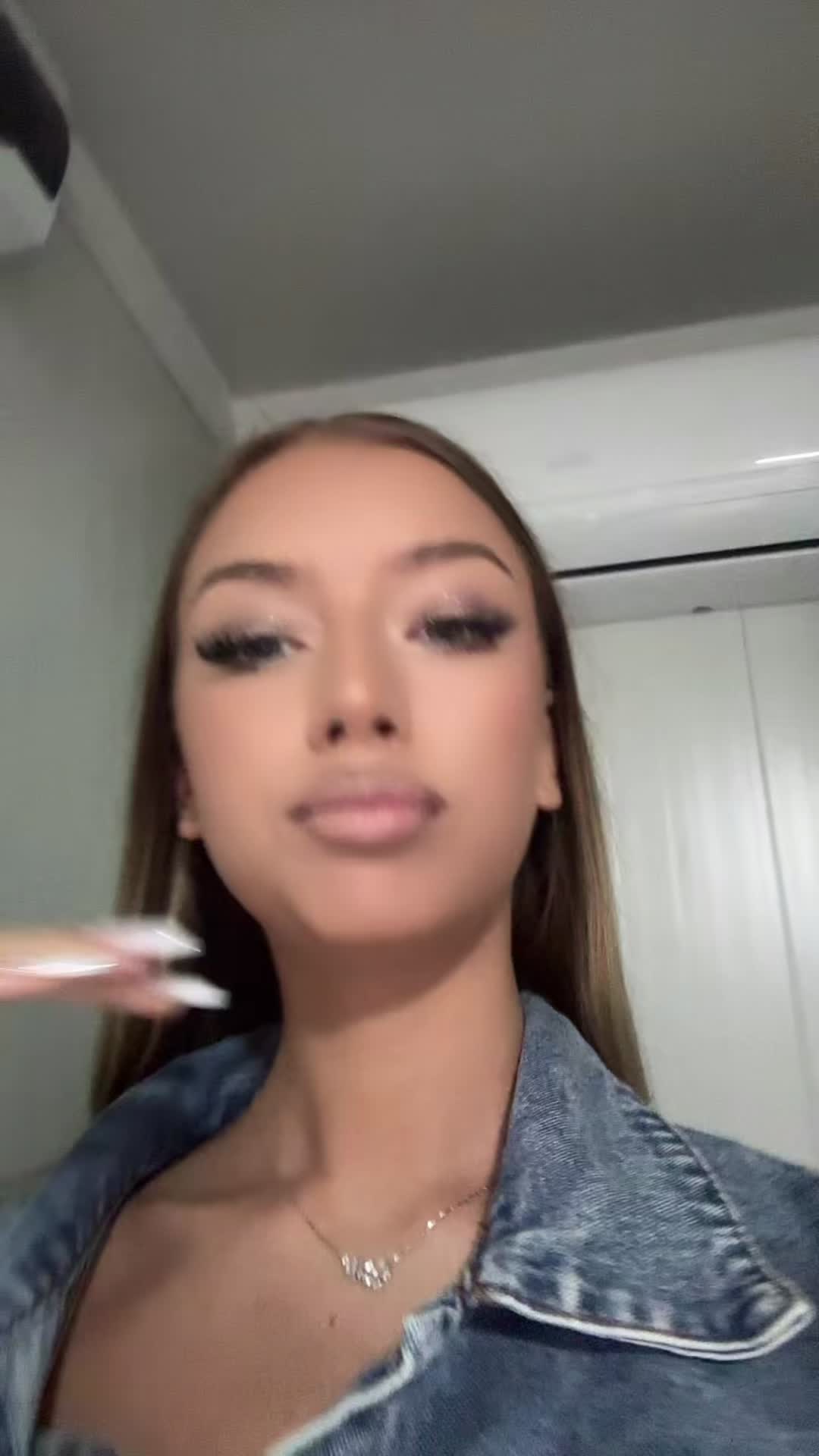 @𝓛 🪬