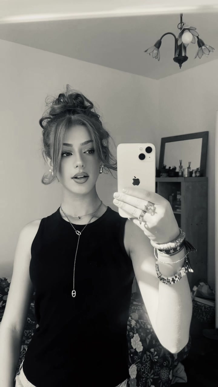 @𝐋𝐨𝐮𝐢𝐬𝐞_𝐝𝐠𝐥𝐦𝟏𝟕🌺