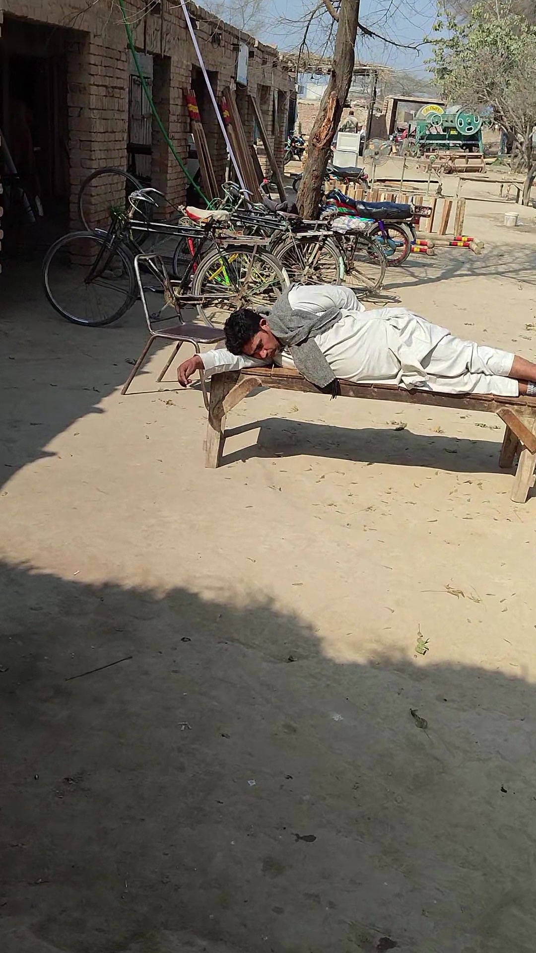 @Munir Ahmad vlogs