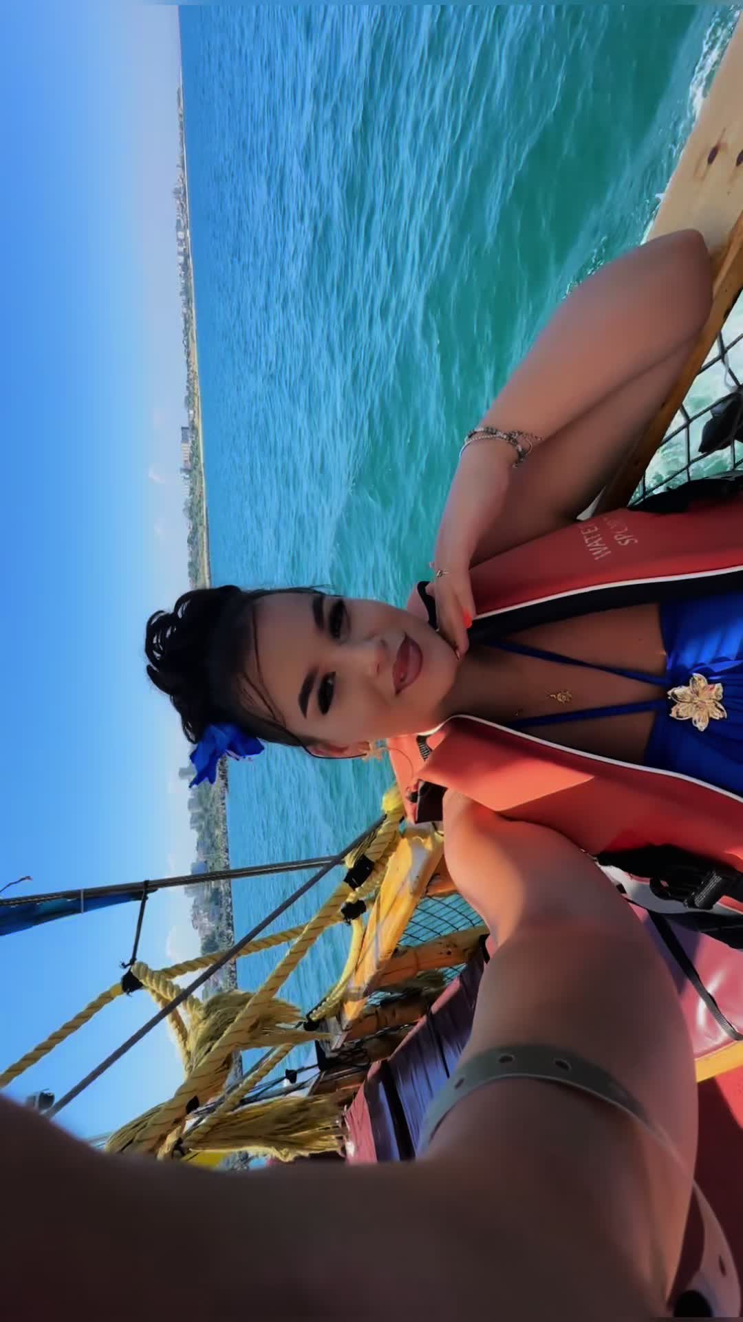 @Rafaela Elena