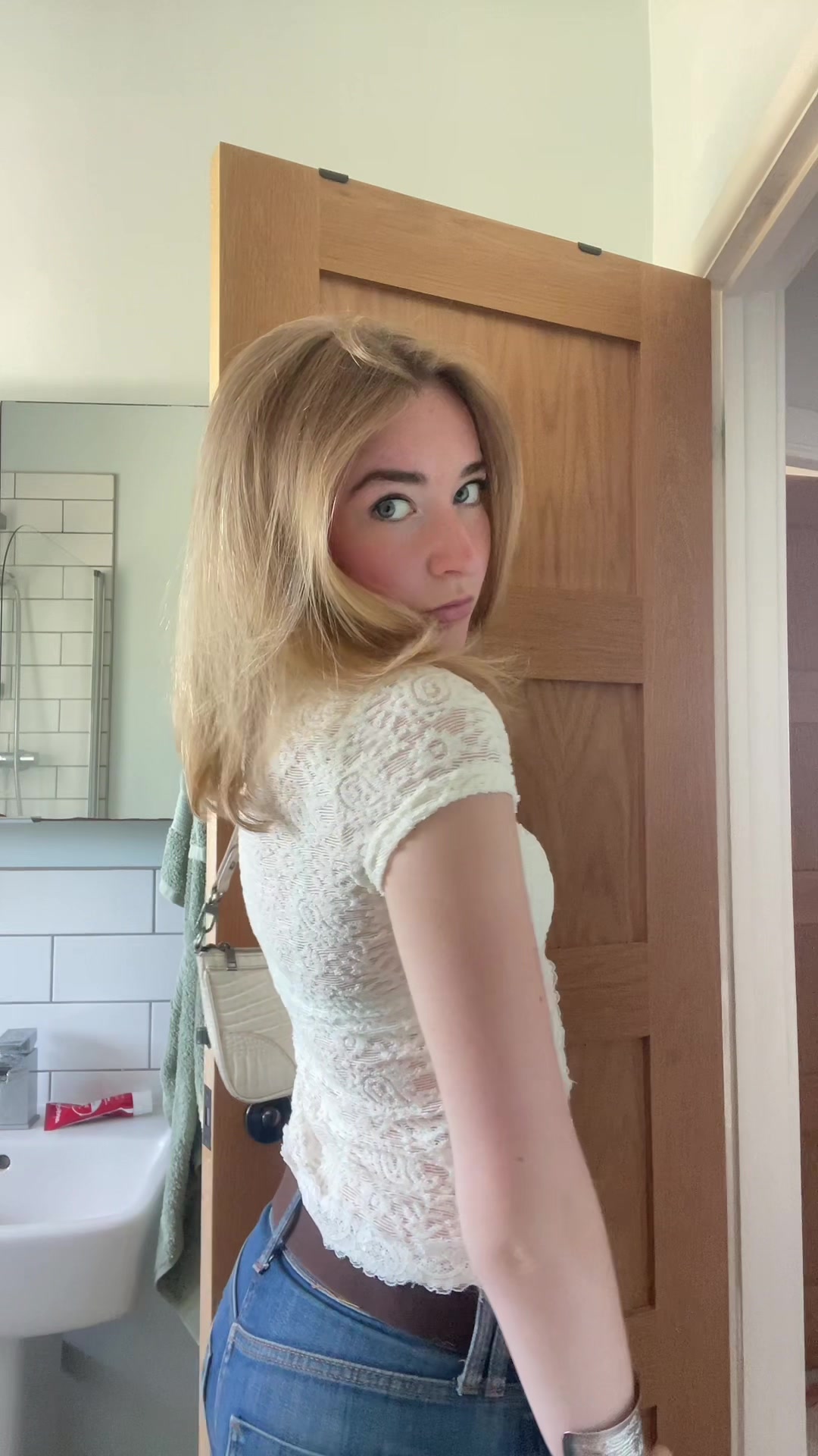 @emily__askham