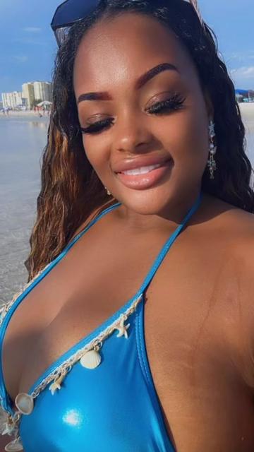 @Ashleythebombshell
