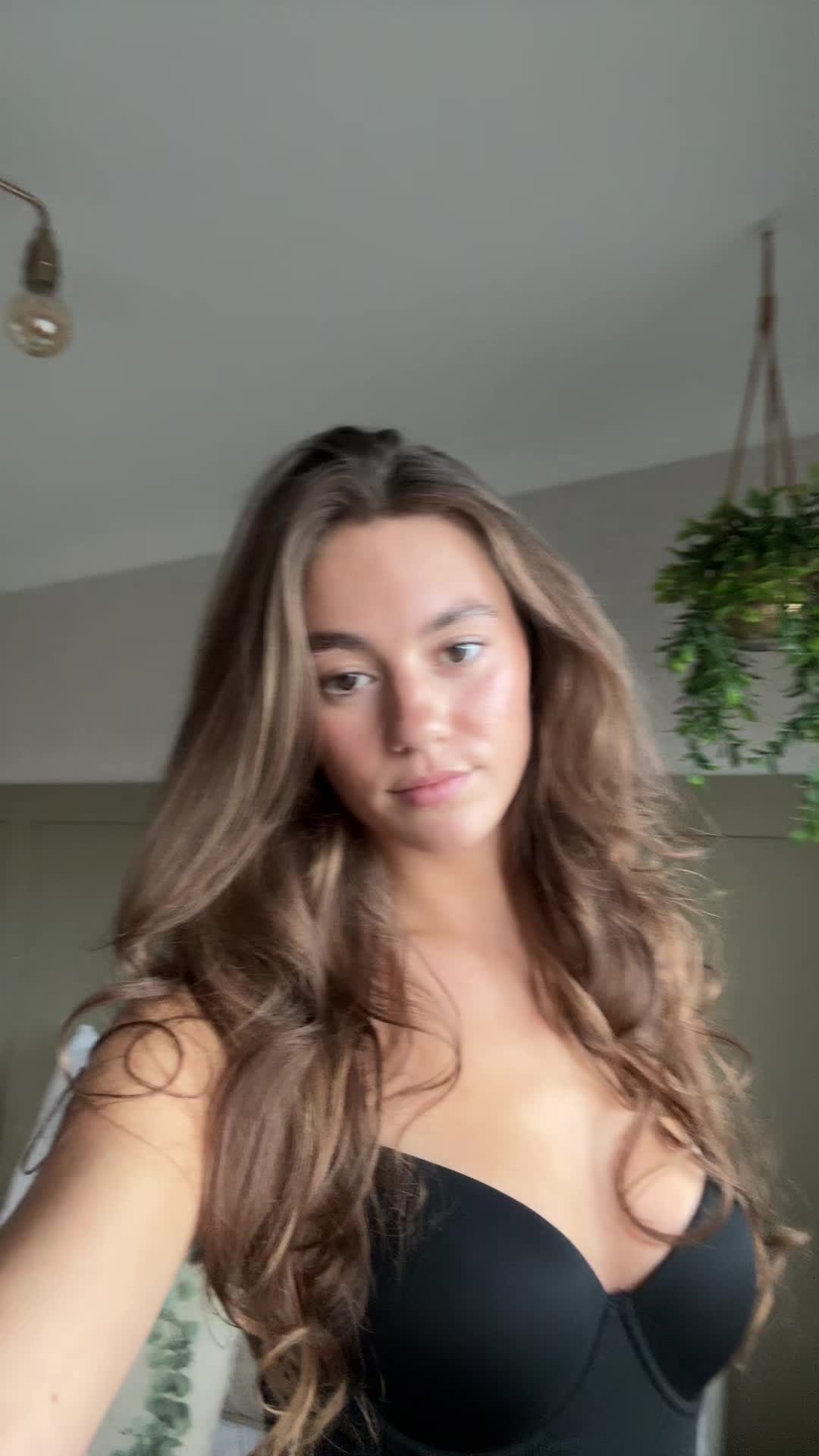 @Ella 🪽