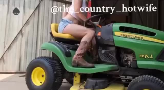 @The Country Hotwife &spades;️