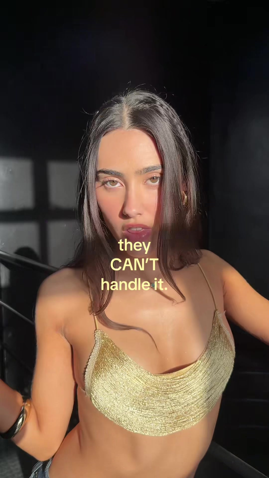 @LV