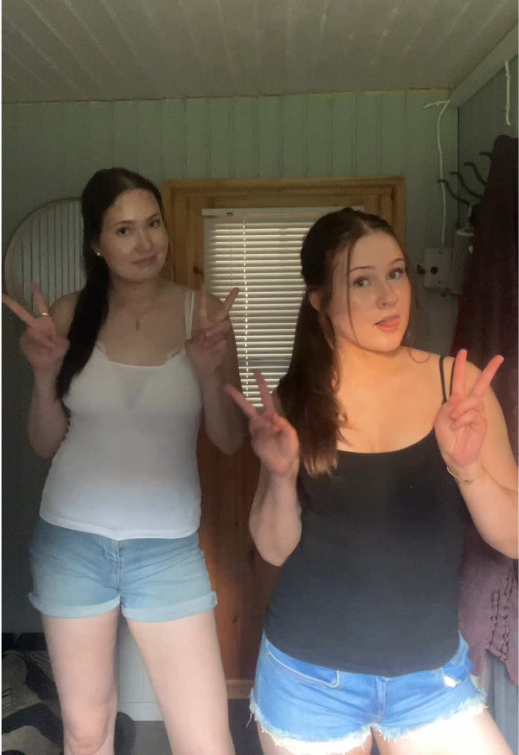 @oona769