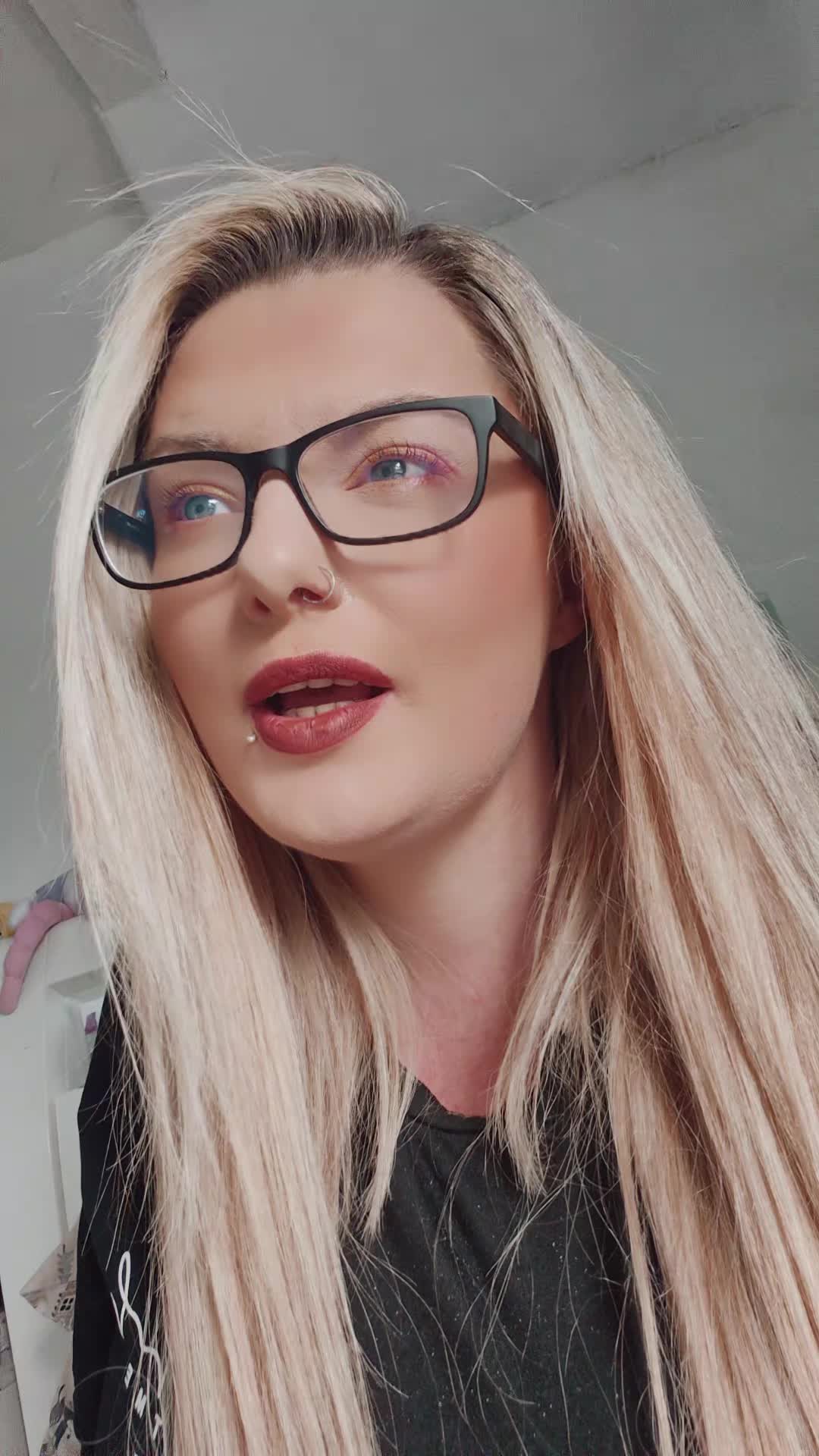@Nikki-Louise993