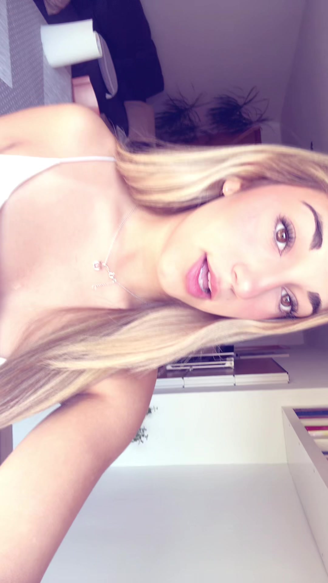 @xeeniiaaaa