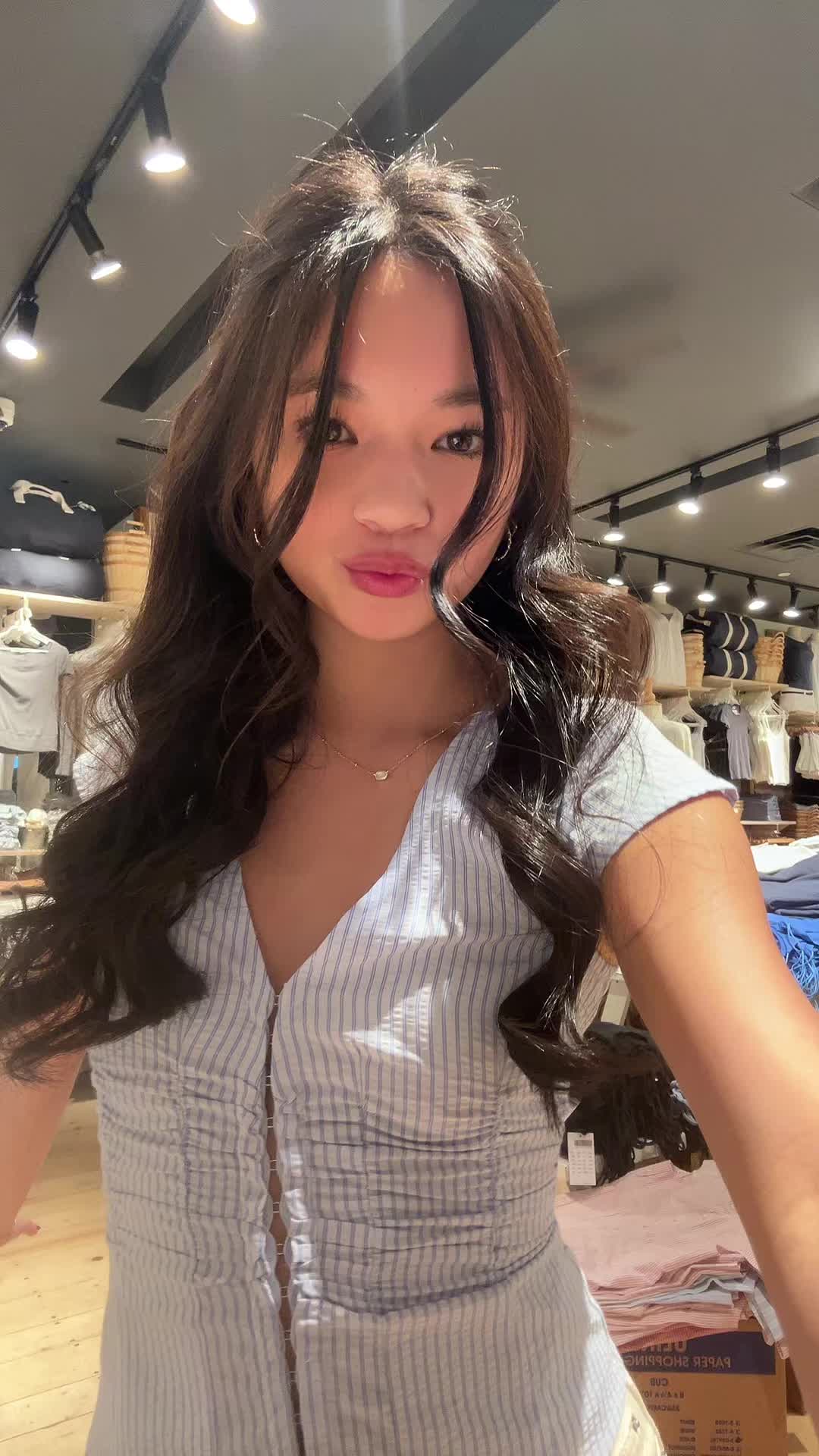 @Z O E Y