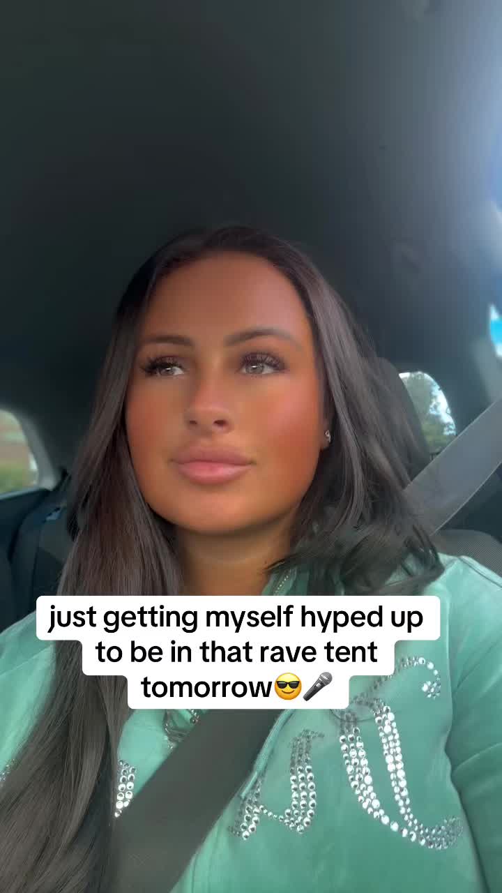 @courtneywhitexx