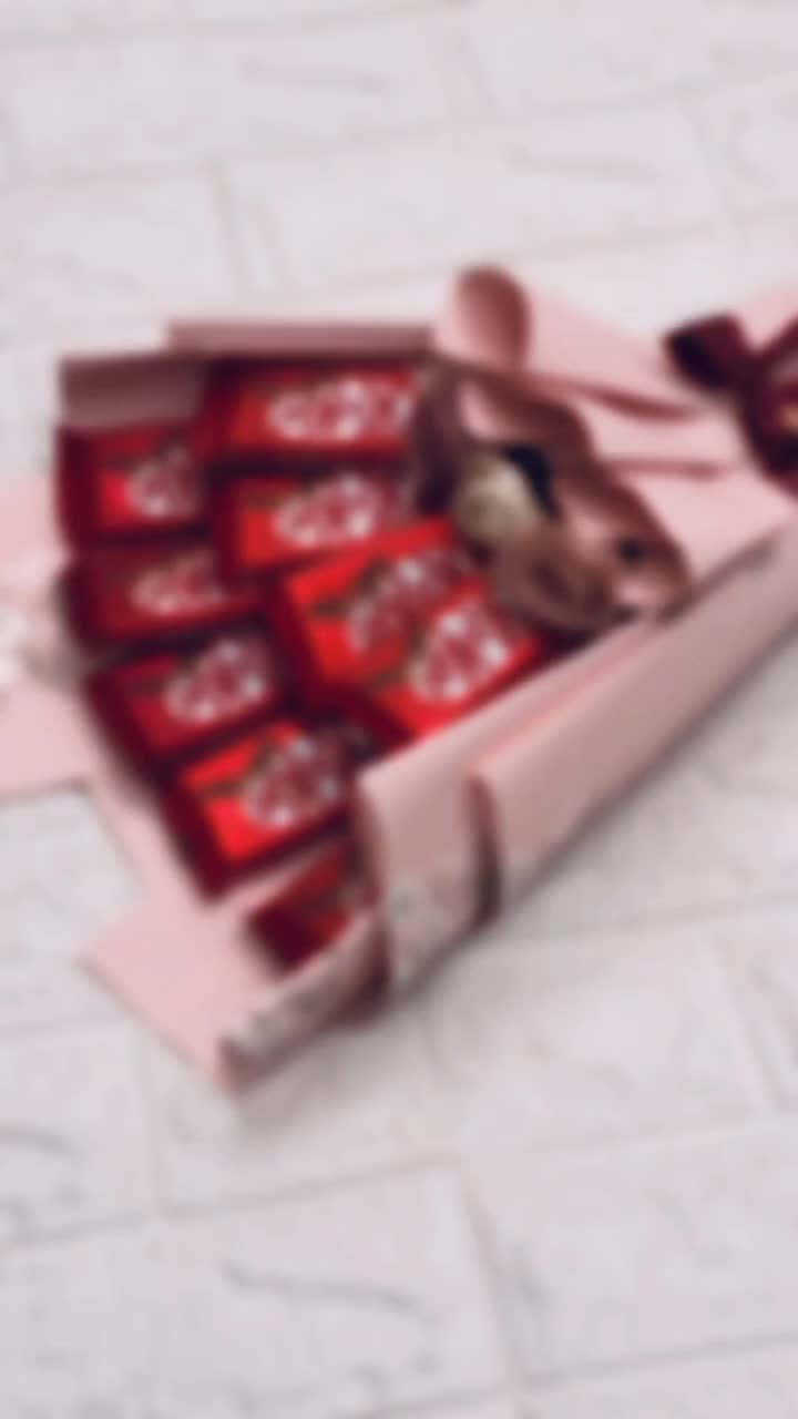 @Bloom & Bite �
