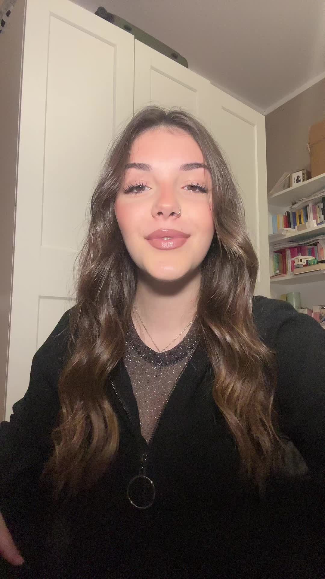 @zoeleombruno