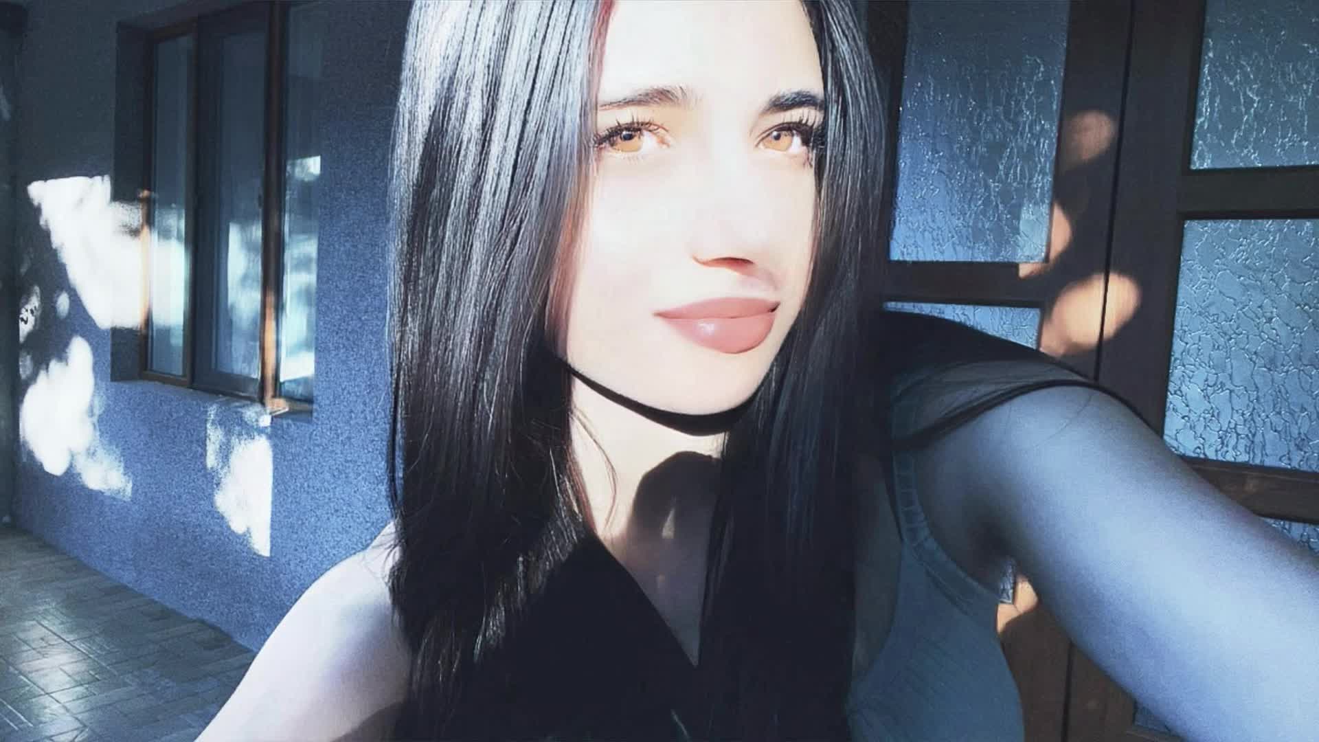 @Marcella01