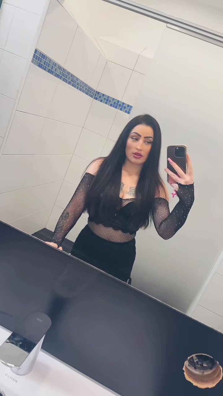 @🌺🌸Mrs Viktória🌸🌺