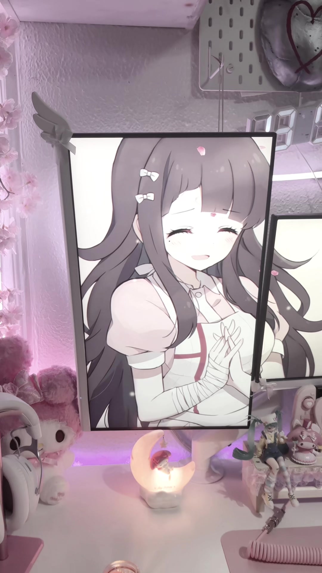 @⋆｡˚ ✩ Strawberry ⋆｡˚ ✩