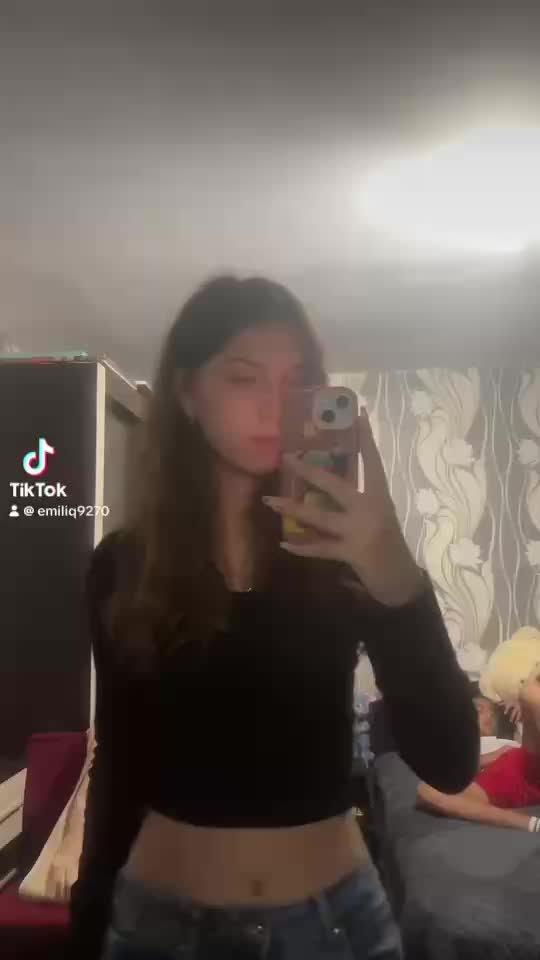 @Poli