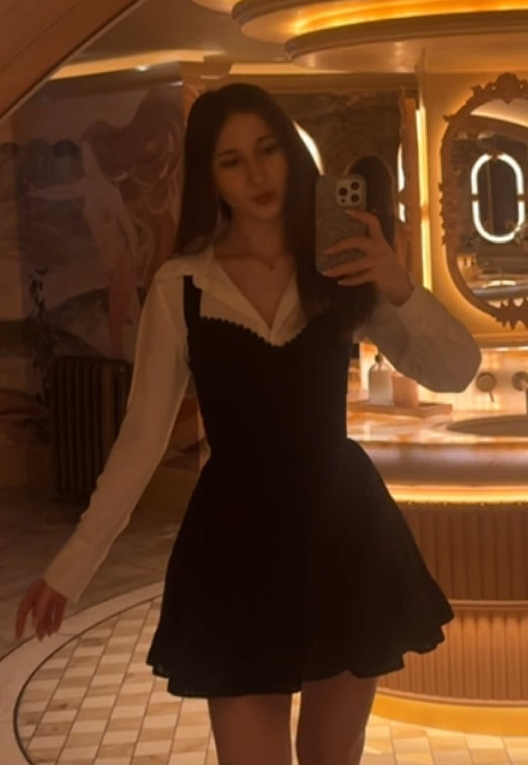 @𝓜.