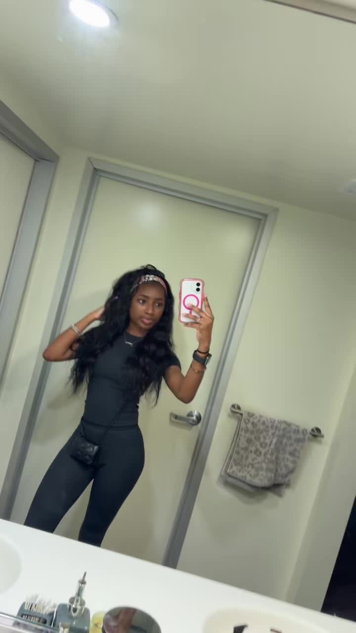 @iyanaamonett