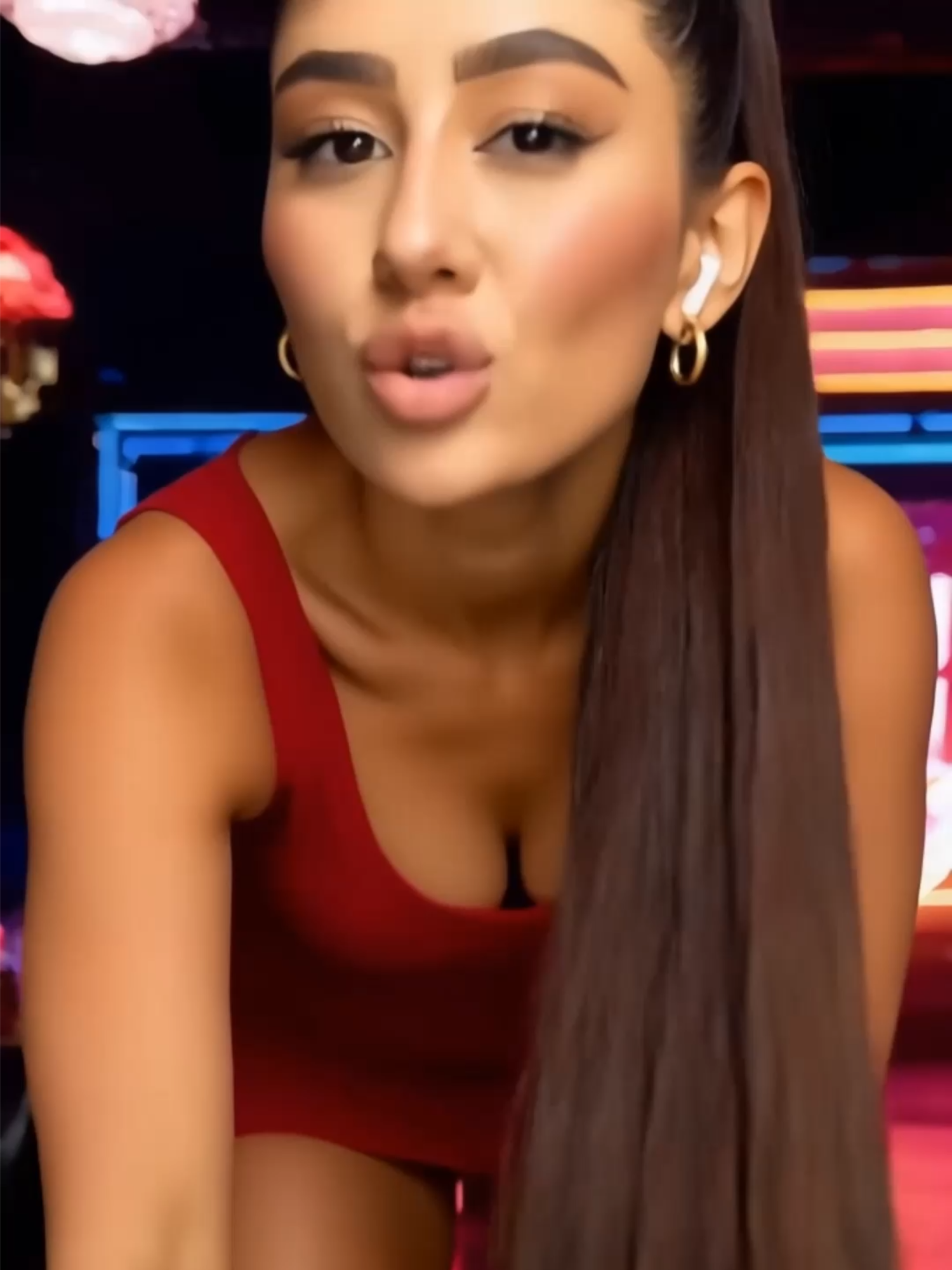 @CvcLux
