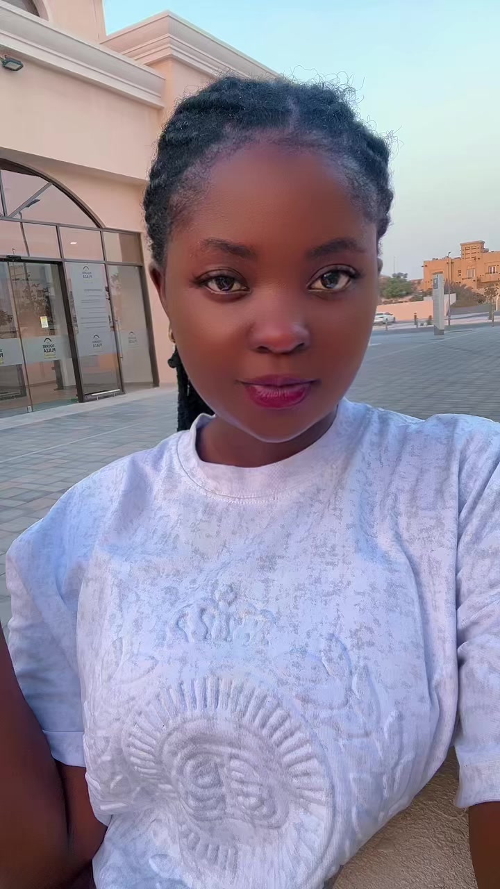 @Julie💥🌸