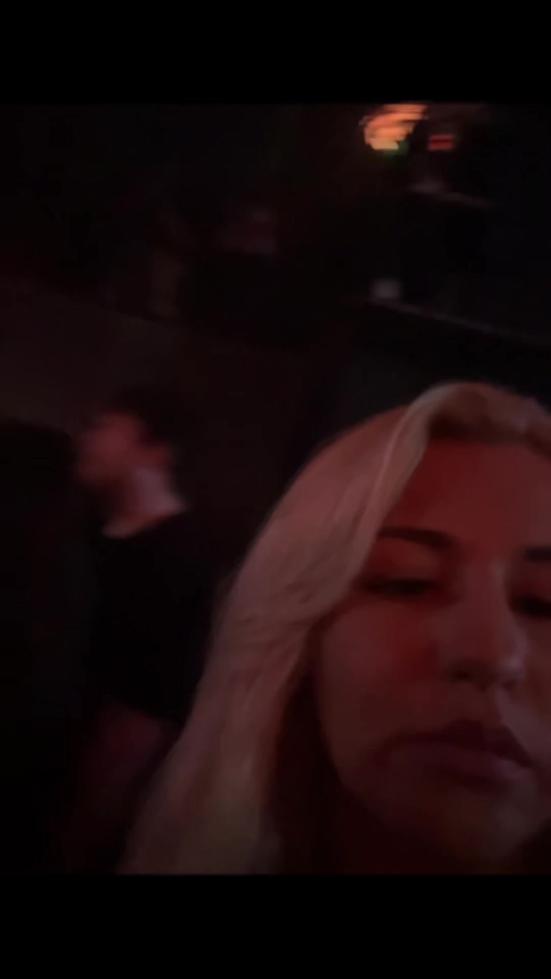 @B L O N D I E