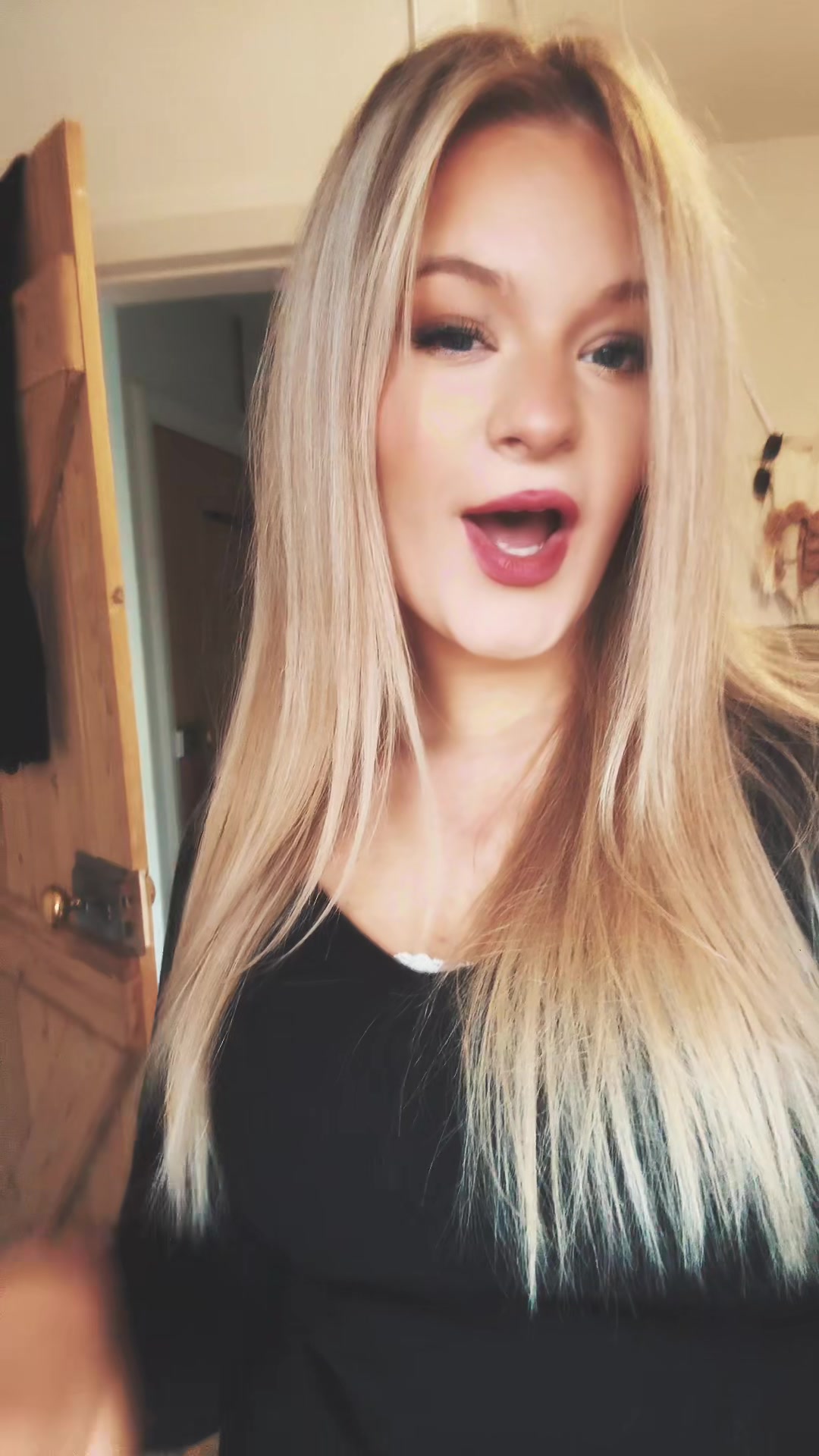 @sophie_wallis_