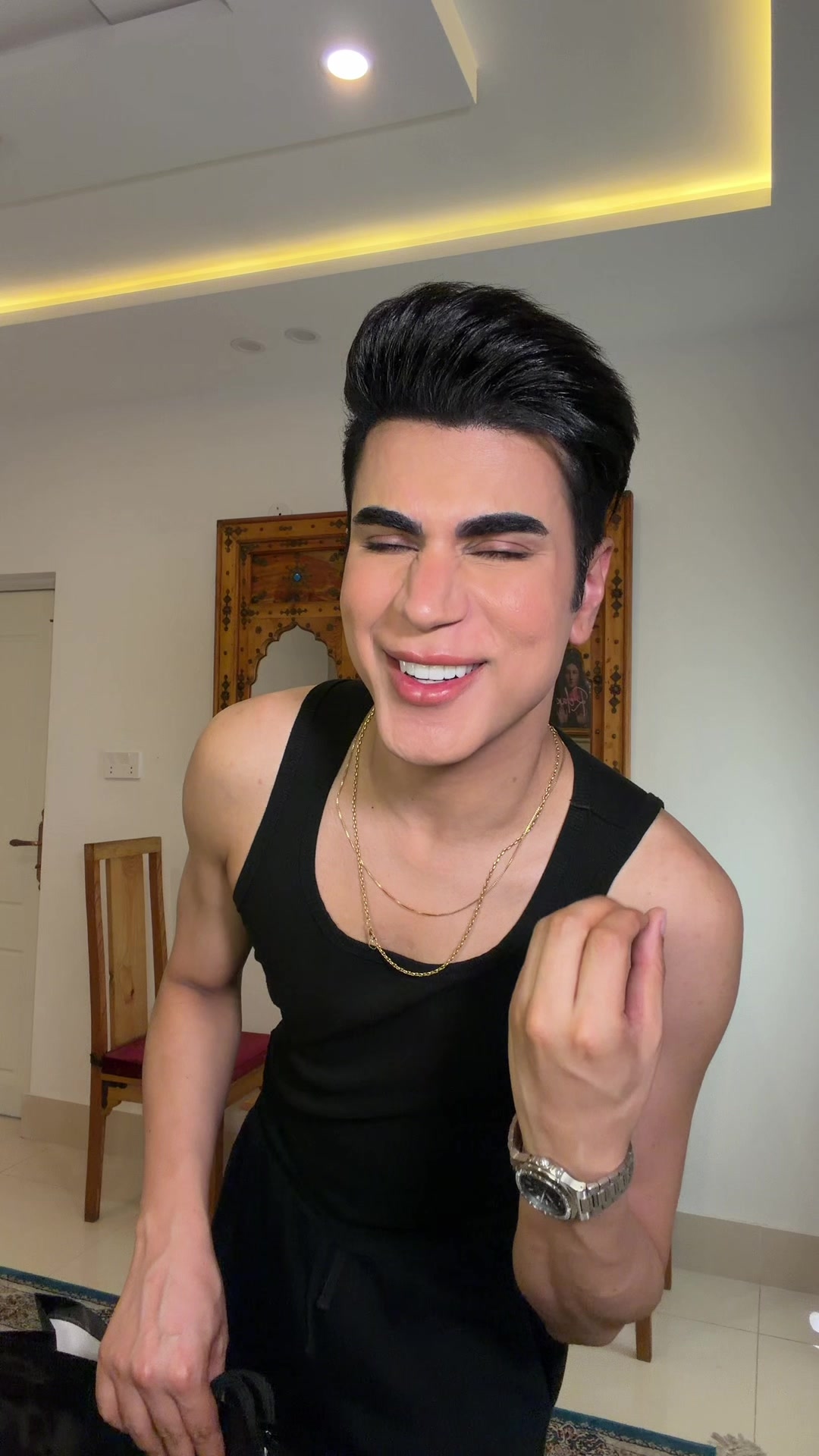 @Ken_