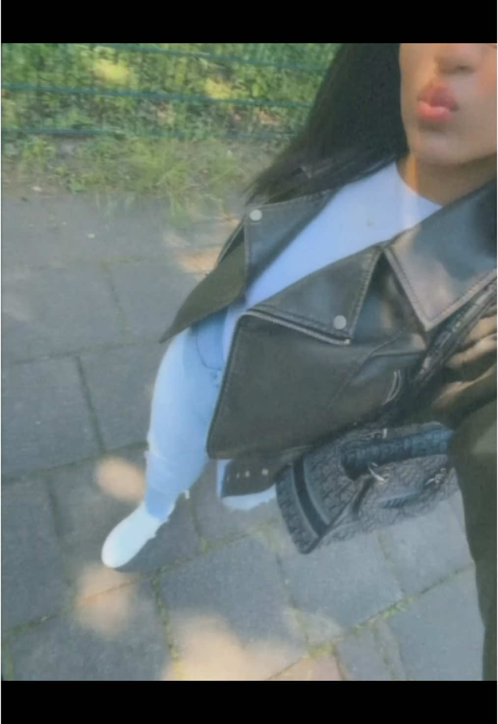 @vivian ♌︎