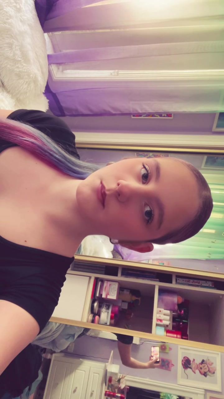 @Krystal_Jayde5