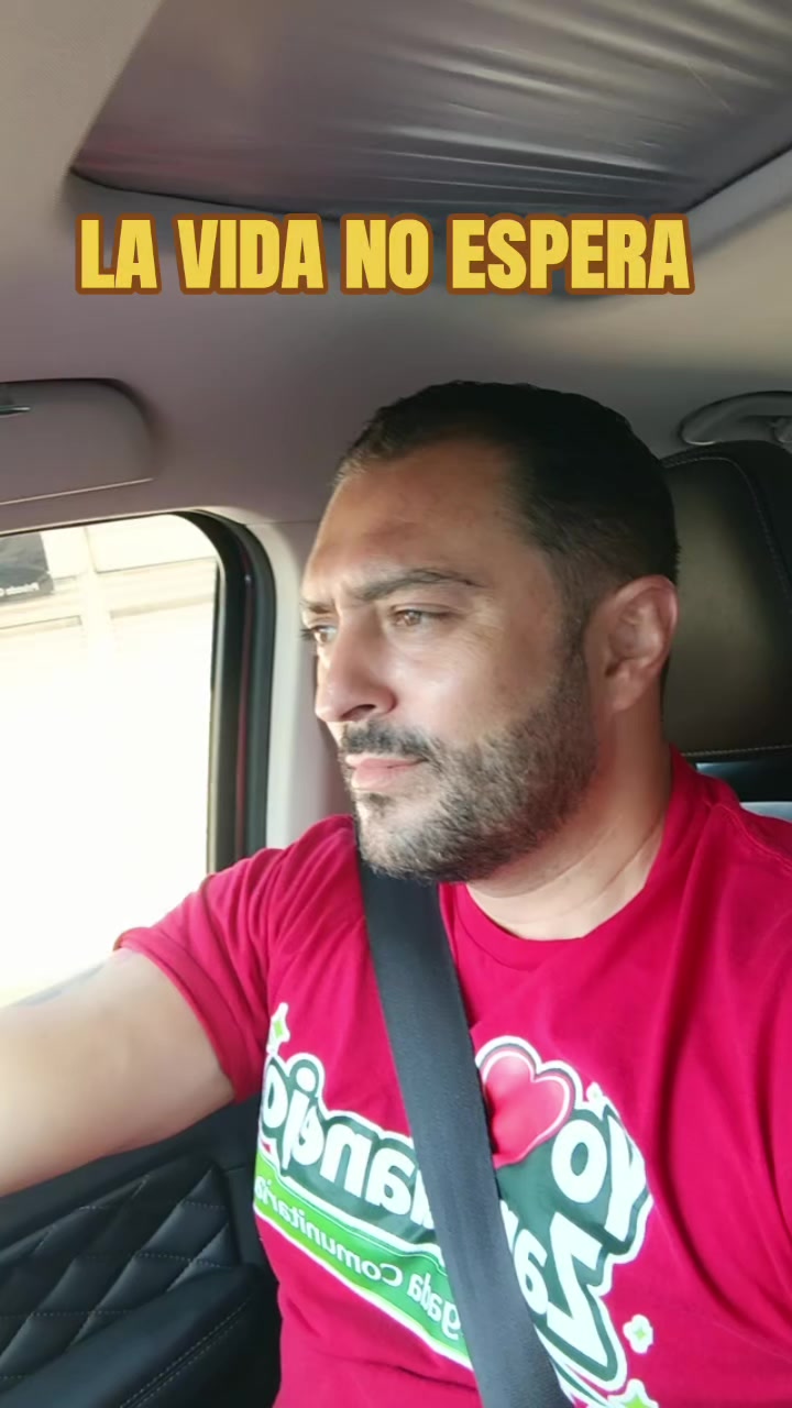 @Erik García