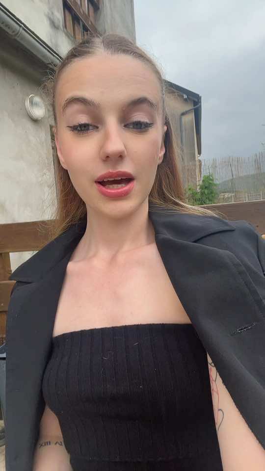 @L&eacute;a ✝️