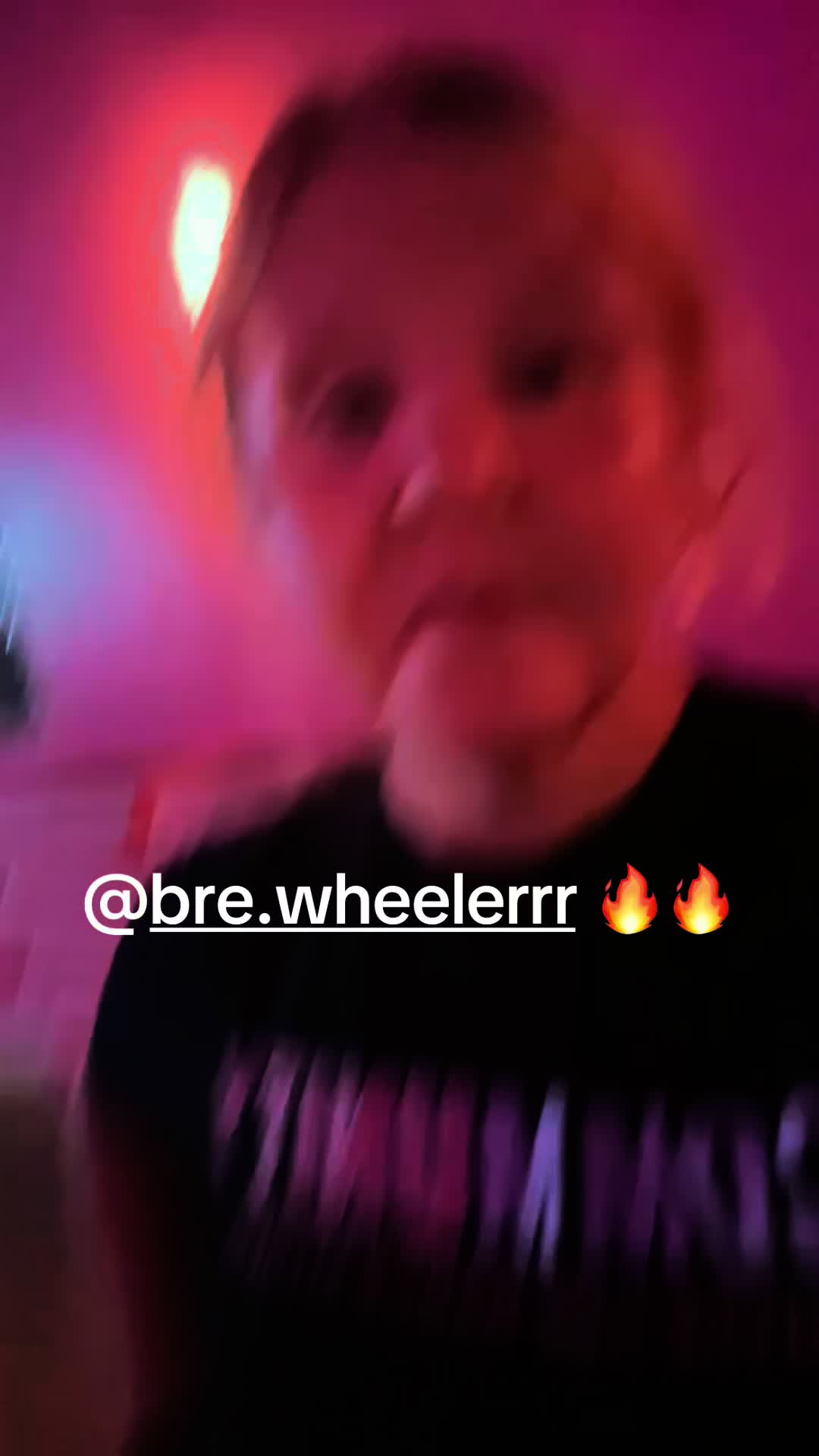 @Lexi Lou💕🪩🫶🌟☮️