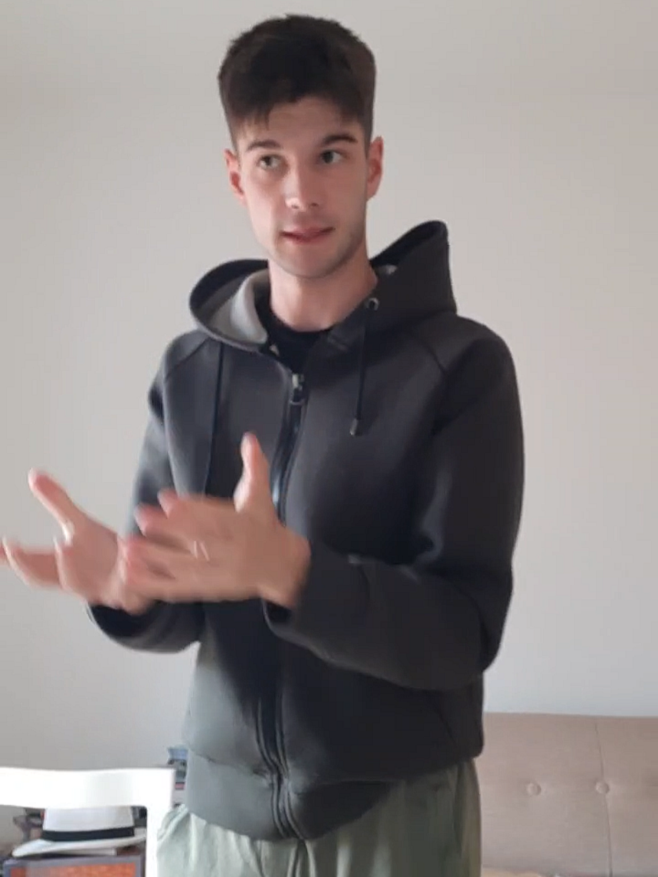 @nikoggs
