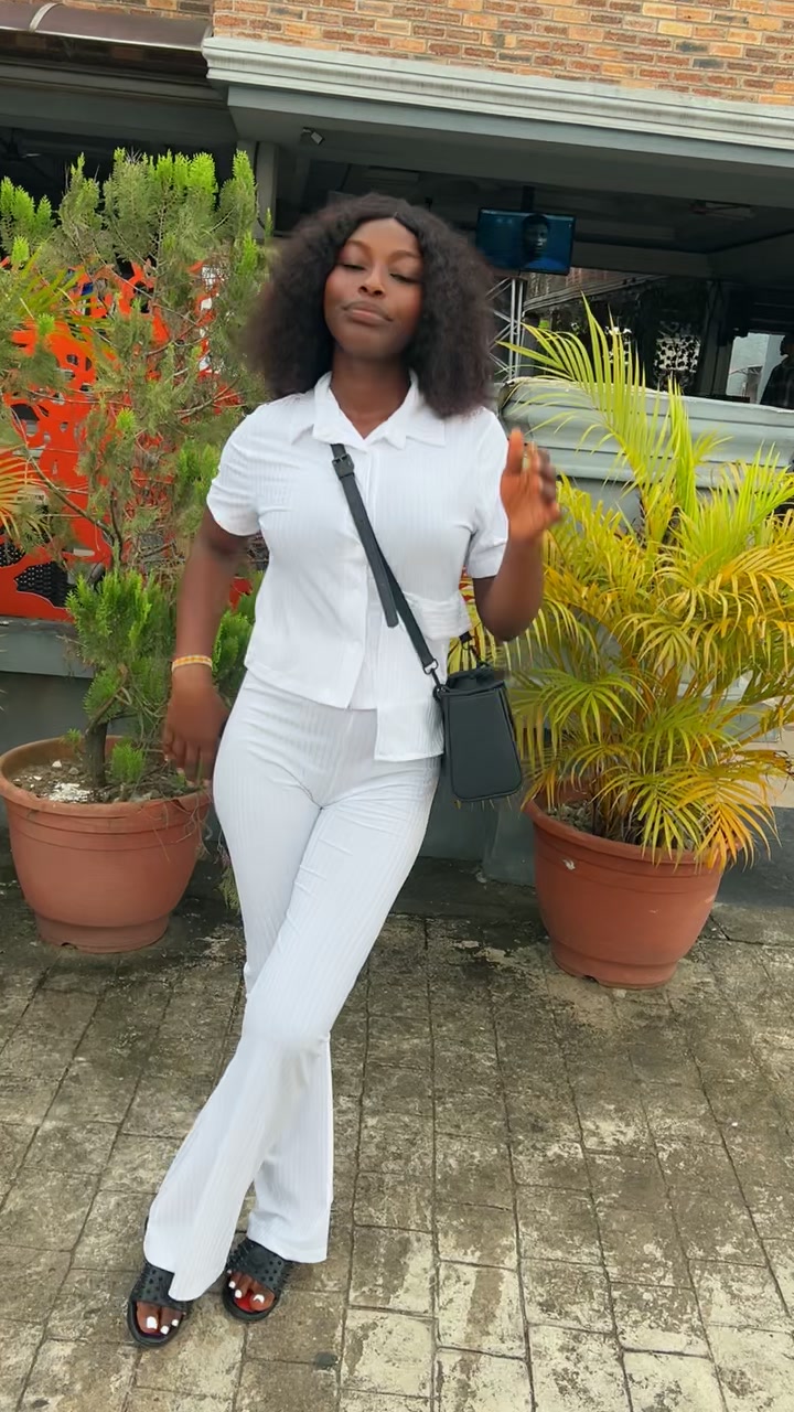 @Queen Esther Item finest ❤️💋