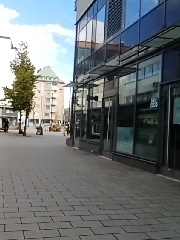 @LEMPEÄ JÄTTI