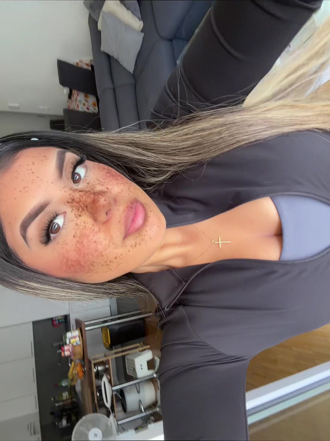 @Yayaf3005