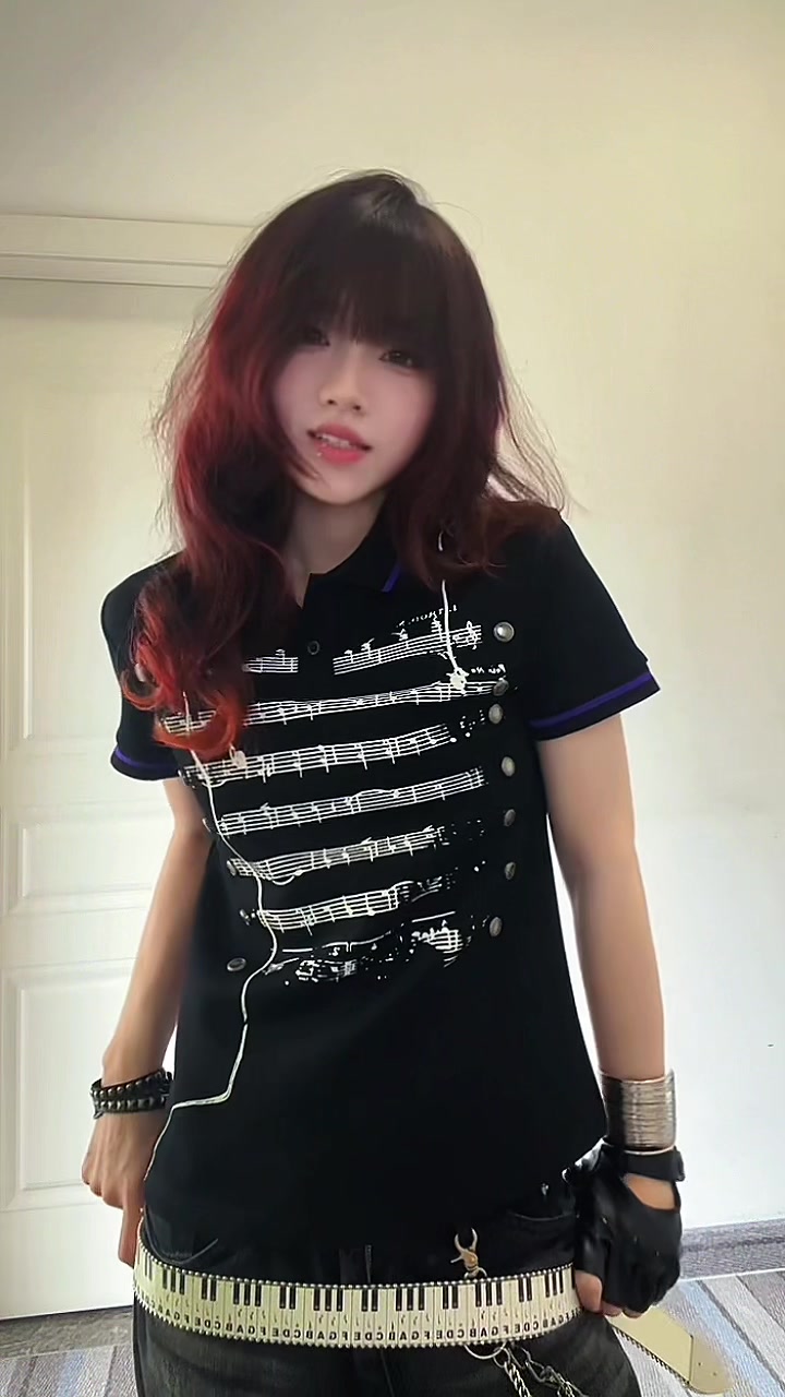 @Ru3