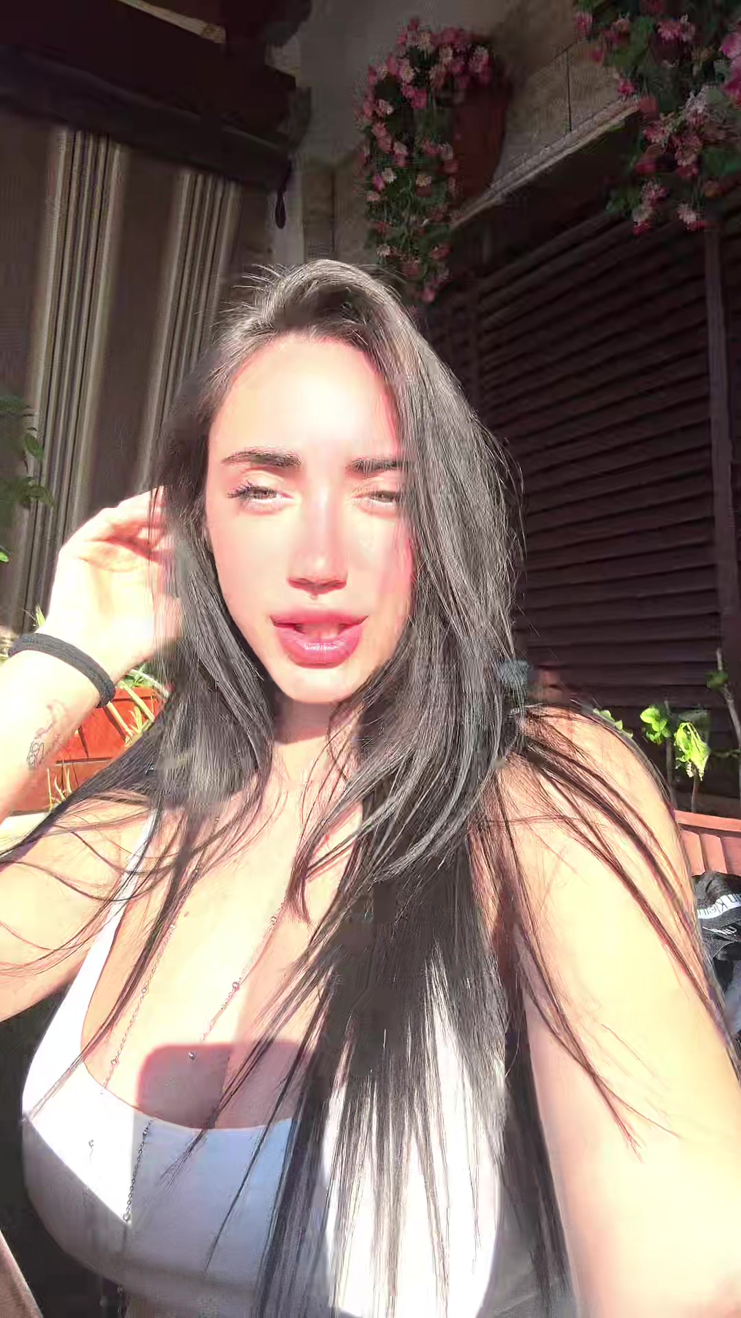 @𝓛𝓮𝓼𝓼𝔂🖤