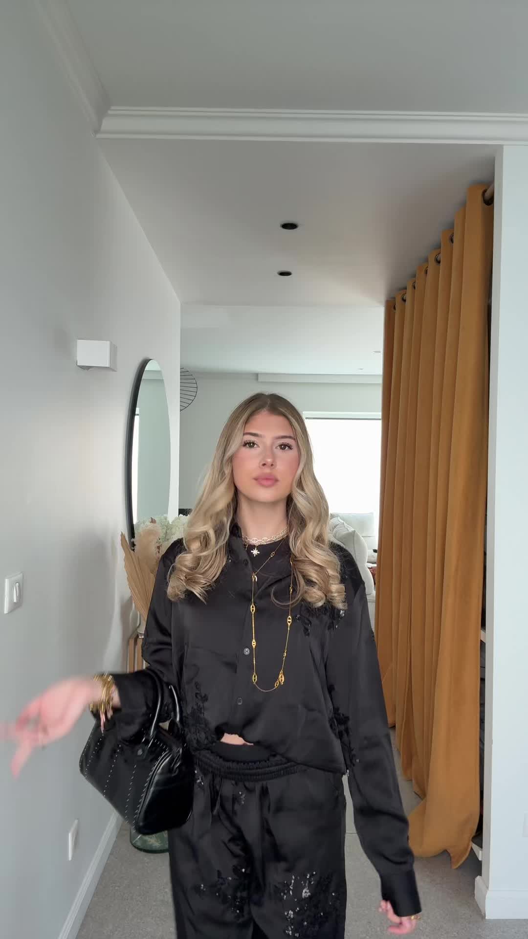 @𝐥𝐚𝐮𝐫𝐚💌🌈🌴🐠🍒🪩