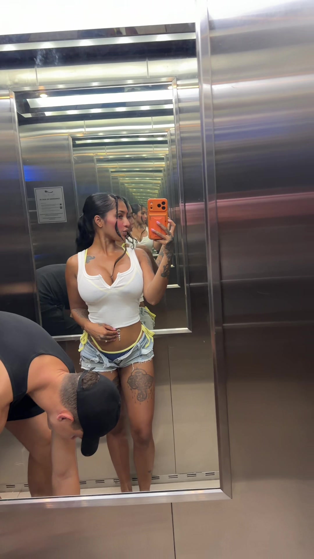 @Yasmina Khan