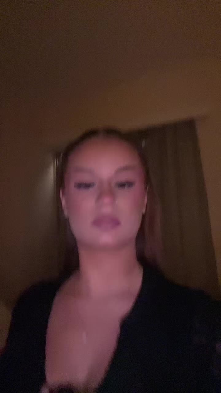 @𝒗𝒆𝒓𝒐𝒏𝒊𝒄𝒂🧿